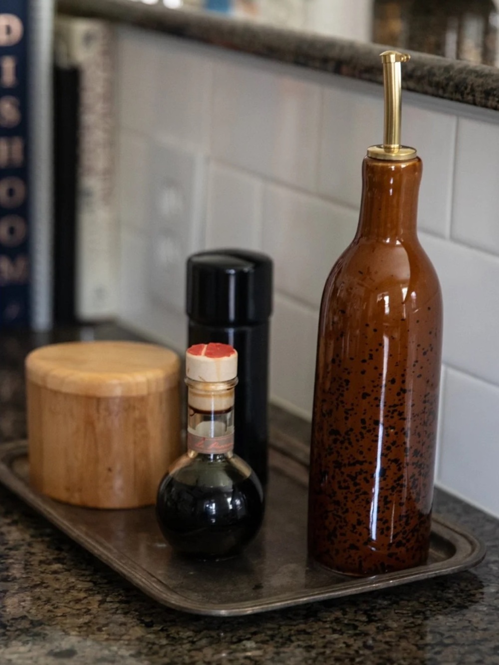 NEW! Pretti.Cool Tortoiseshell Oil Cruet - Picture 4 of 6